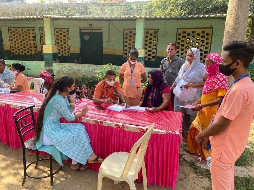 Dt. Sneha Shankar conducting a community health seminar
